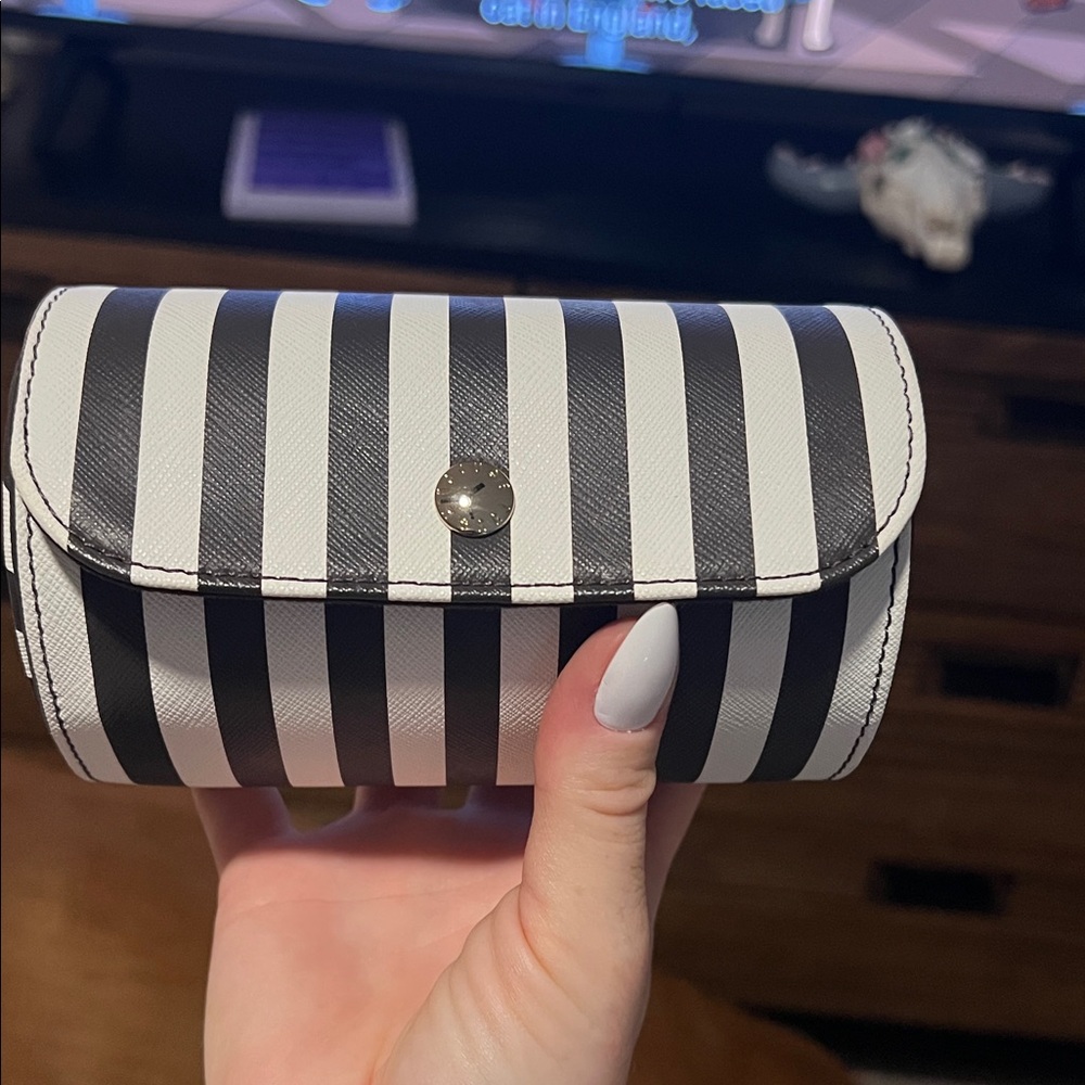 Henry Bendel jewelry case/bracelet and watch holder